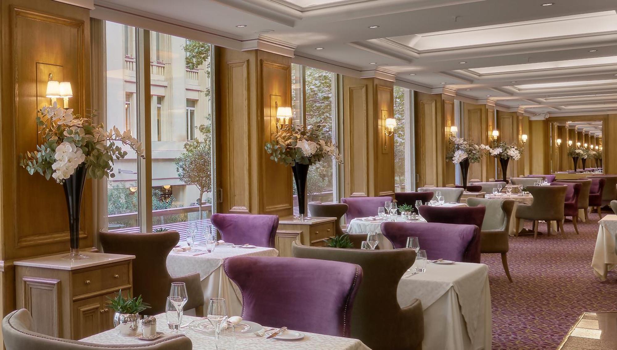 Njv Athens Plaza Hotel Bagian luar foto The restaurant