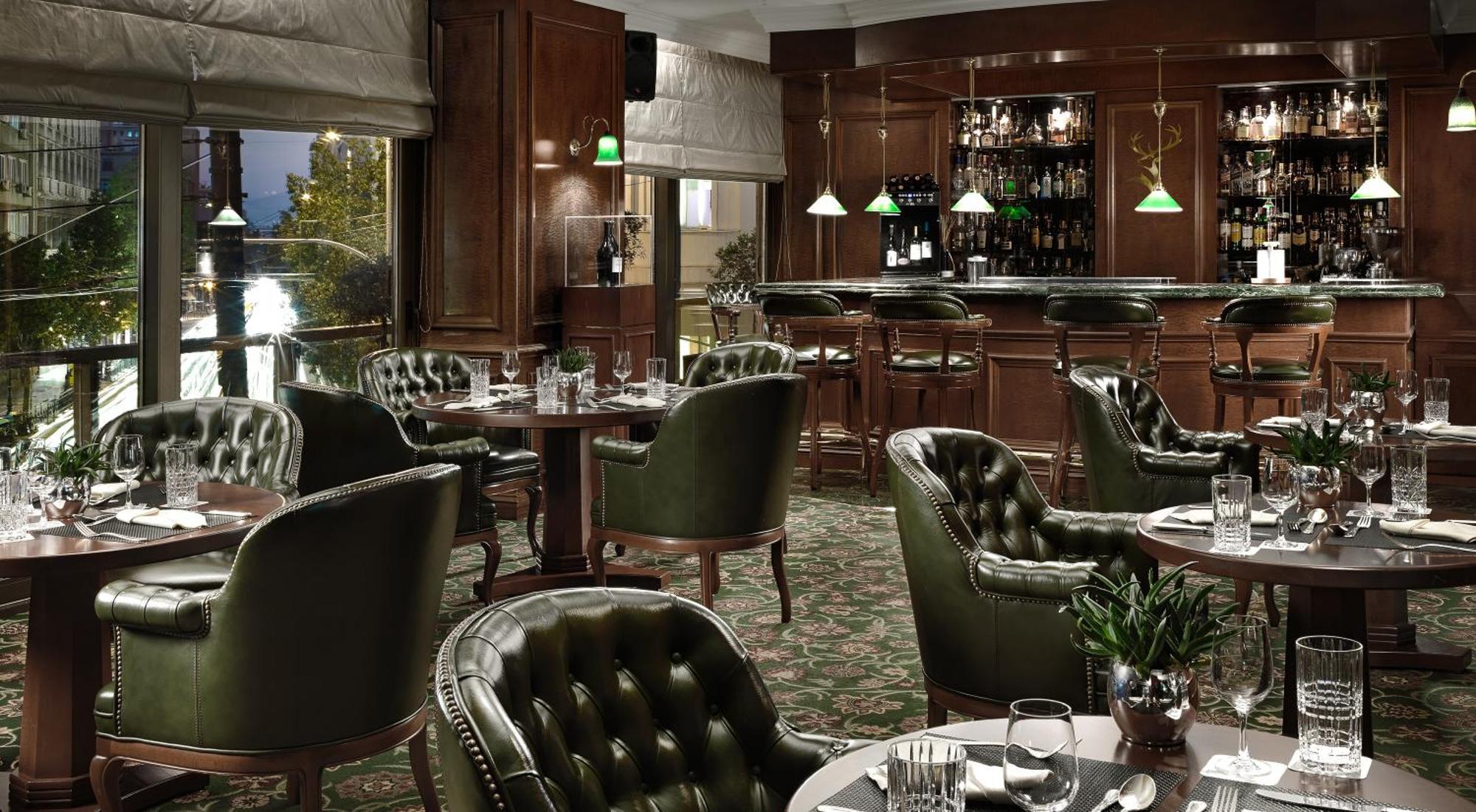 Njv Athens Plaza Hotel Bagian luar foto The bar at the St. Regis New York